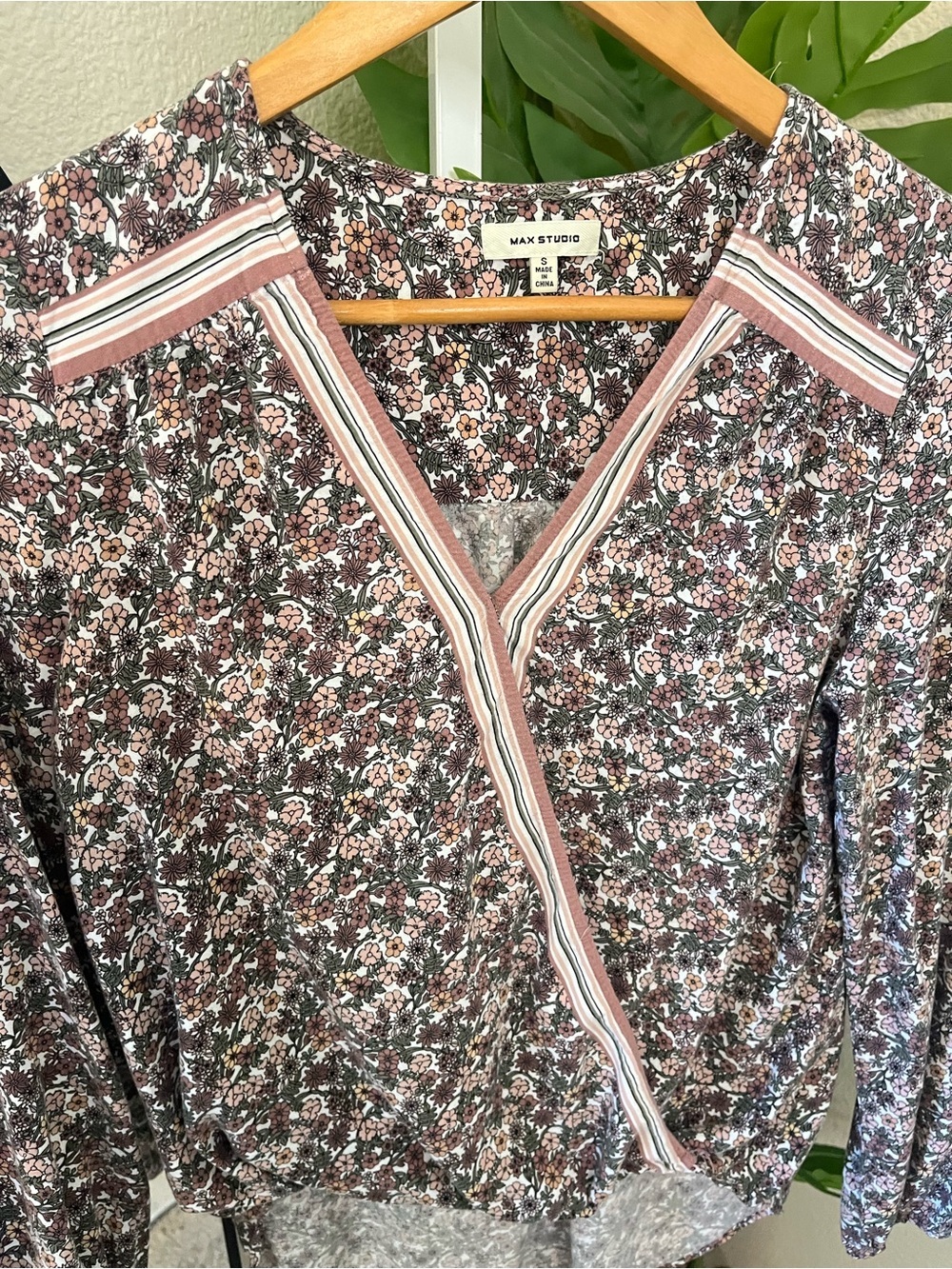 🌸 Max Studio Floral Wrap Blouse Small | Romantic Boho Cottagecore Top - Picture 4 of 6
